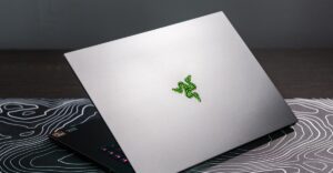 我仍在测试新的 Razer Blade 16，我感觉很复杂