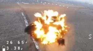乌克兰军队在空中用 FPV 无人机击落新的俄罗斯 Privet-82 无人机（视频）