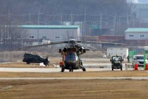 军用无人机在阳居空军基地与地面直升机相撞;未报告人员伤亡