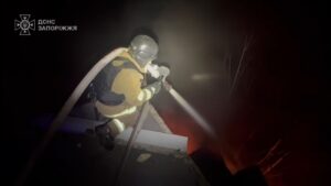 扎波罗热遭到致命的无人机袭击