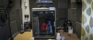 就价格而言，这款大幅面复丝 3D 打印机是我工作室中想要的