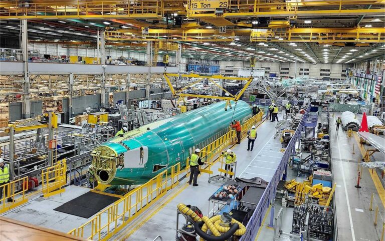 重点：生产新型波音 E-7A 飞机以加强美国空军的空中监视和控制能力