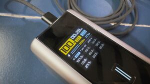 我测试过的最智能的移动电源具有用于多设备充电的“野兽模式”