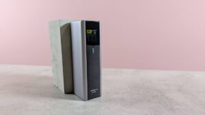 Cuktech 15 Ultra 移动电源评测：功能强大的电池，显示屏有用，但容量不足