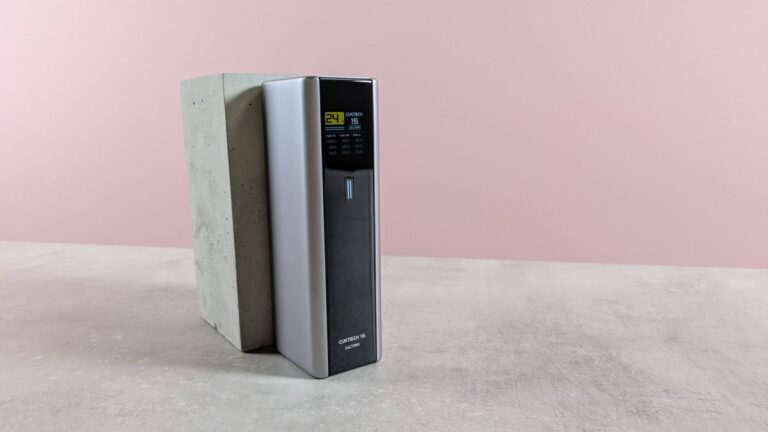 Cuktech 15 Ultra 移动电源评测：功能强大的电池，显示屏有用，但容量不足