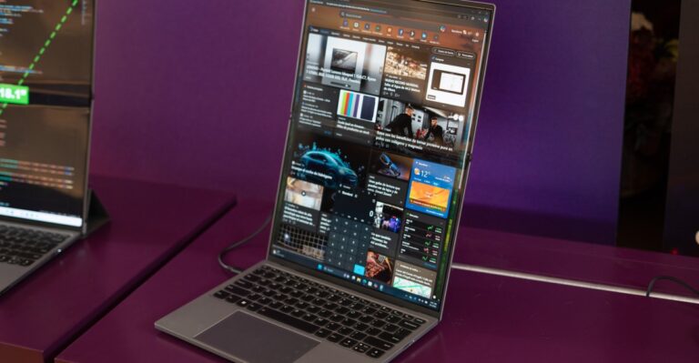 联想的 ThinkBook Flip 在笔记本电脑上放置了超高的折叠显示屏