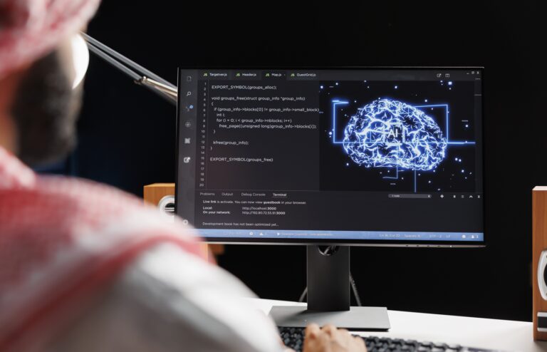 AI 与开发人员工作：Anthropic 预测替代，IBM 抵制