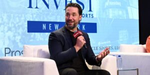Reddit 联合创始人表示，他预计 DEI 招聘做法将“迅速转变”