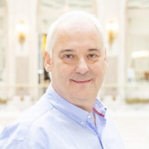 Ian McKenna：组织如何在福利中使用 AI？