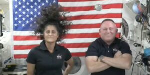 美国宇航局宇航员布奇·威尔莫尔 （Butch Wilmore） 表示，政治并不是他和他的机组成员仍在太空中比计划多出近 9 个月的原因