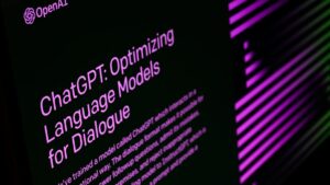 报告称，OpenAI 认为其收入将在 2025 年增长两倍以上