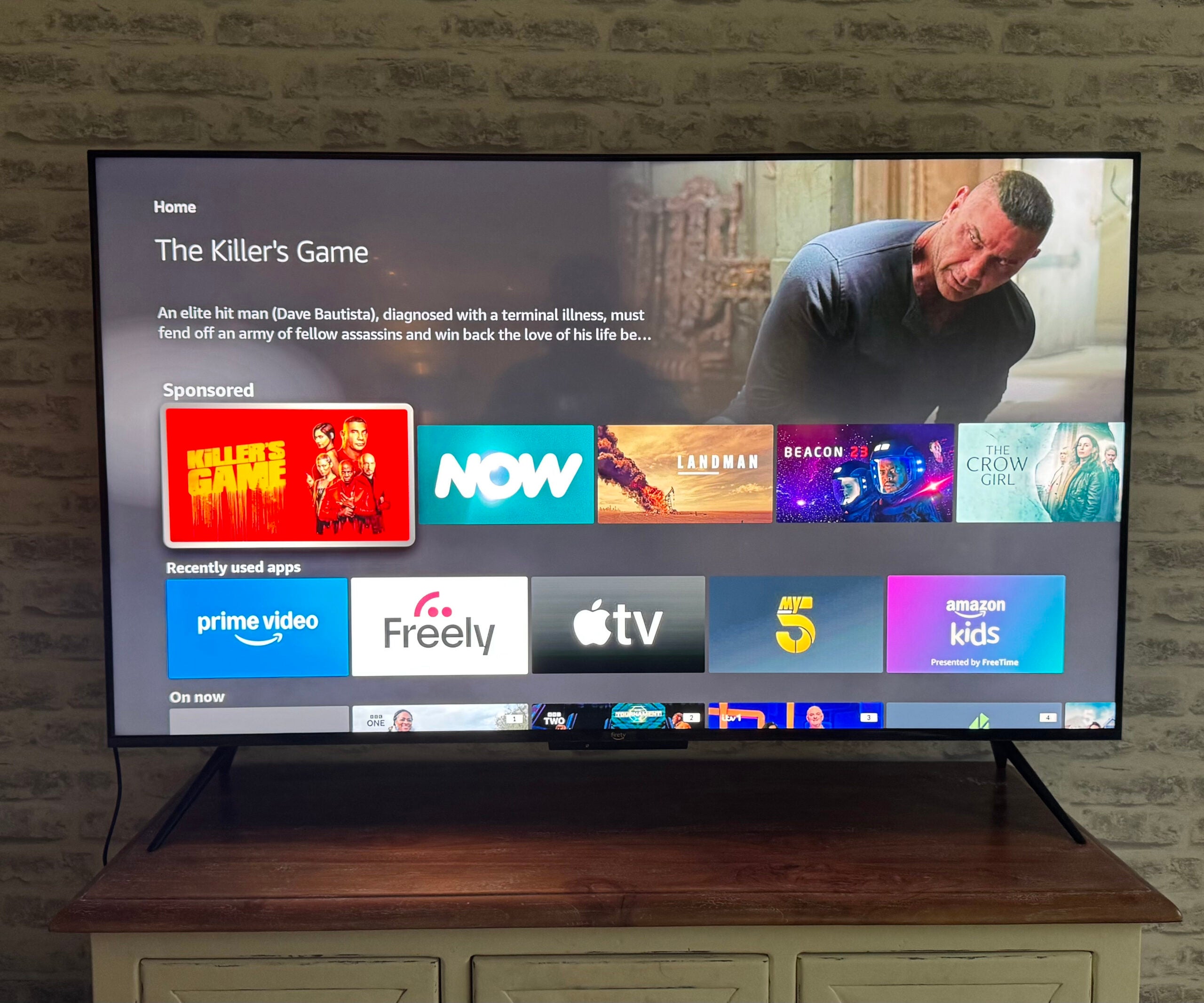 亚马逊 Fire TV Omni Mini led 评测：亚马逊转向光明的一面