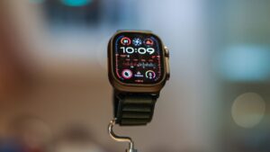 苹果可能会到 2027 年为 Apple Watch 添加摄像头和 AI