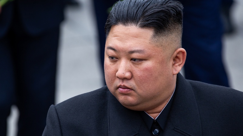 朝鲜金正恩监督人工智能自杀式攻击无人机的测试