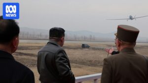 金正恩观看朝鲜军队测试 AI 自杀式无人机