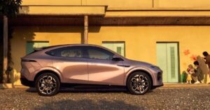 Turing AI 和“防弹”电动汽车电池与 2025 款小鹏 G6 SUV 一起上市