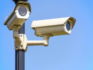 伊朗使用无人机、面部识别应用程序执行头巾法律：联合国报告