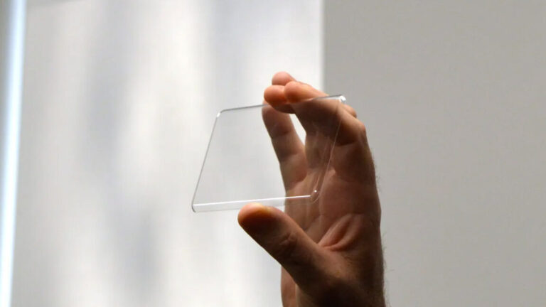 康宁的新型类似 Apple 的陶瓷玻璃可能会让您的下一部手机免于灾难