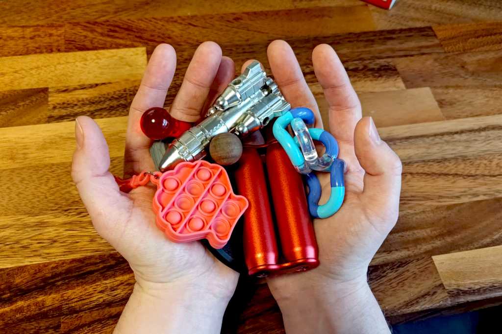 我是一个坐立不安的人。这 5 个坐立不安的玩具让我在工作时保持理智