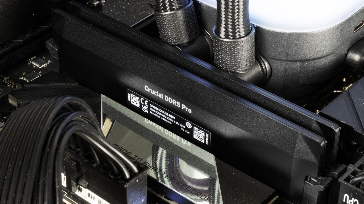Crucial Pro 超频 DDR5-6400 C38 2x16GB 评测：快得骗人