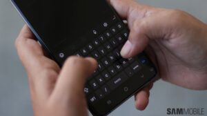 您可以花数小时使用 Good Lock Keys Cafe 完善您的三星键盘