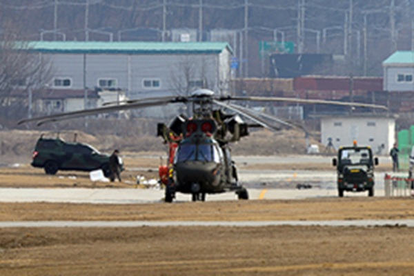 陆军无人机在陆军基地撞上空直升机