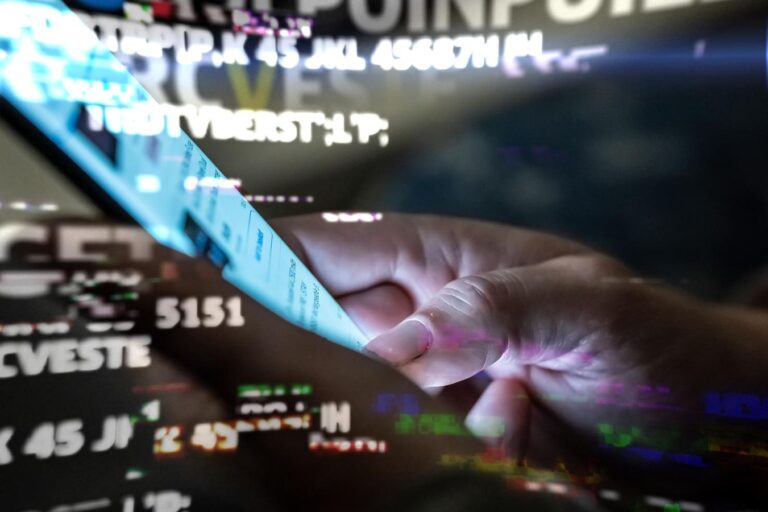 报税季骗局：在 AI 驱动的欺诈之前智胜 AI 驱动的欺诈