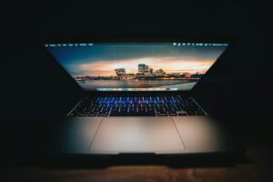 尽管 AI 费用高昂，但 Alphabet 第四季度业绩仍保持增长