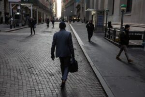 伯克希尔的追随者、关税和人工智能是华尔街专业人士的热门话题