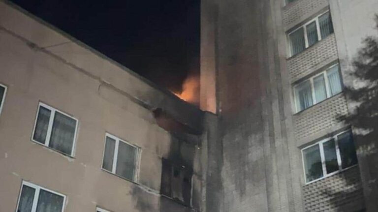 俄罗斯无人机击中苏梅的医疗设施，导致部分城市停电 – 照片
