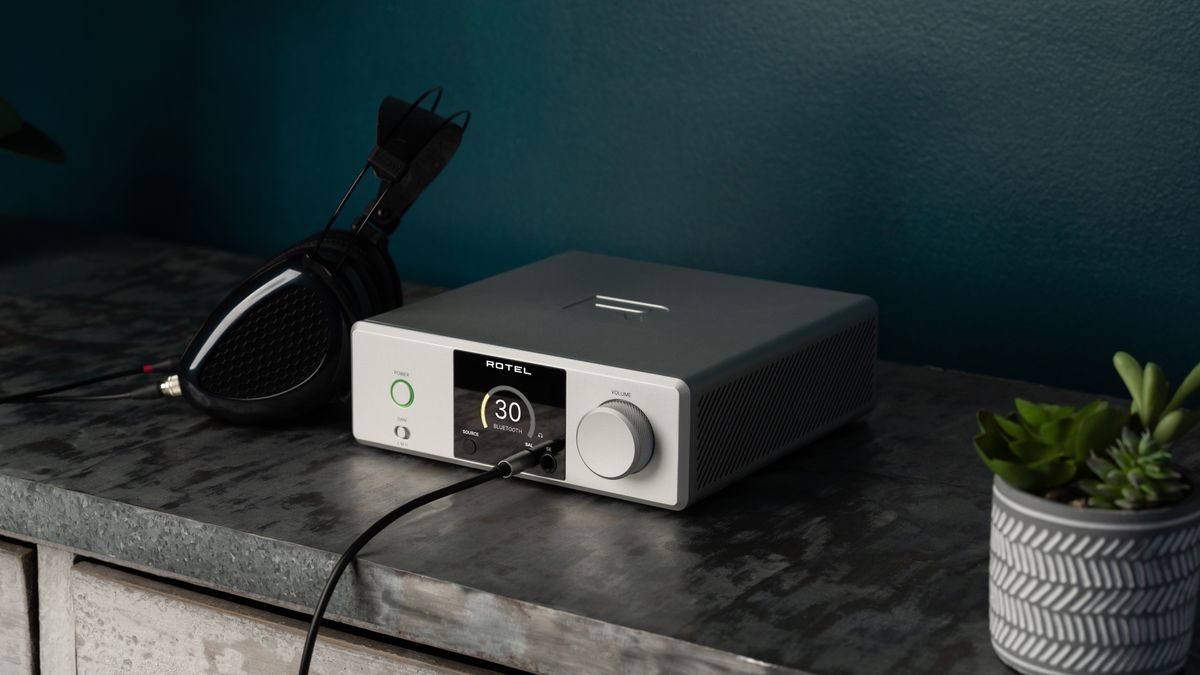 Rotel 的全能 DAC/耳机放大器希望成为您的“终极桌面音频伴侣”