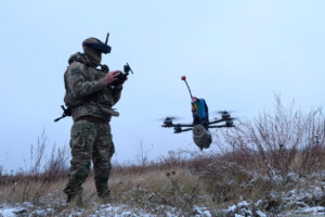 乌克兰使用电子战系统检测系统测试 FPV 无人机