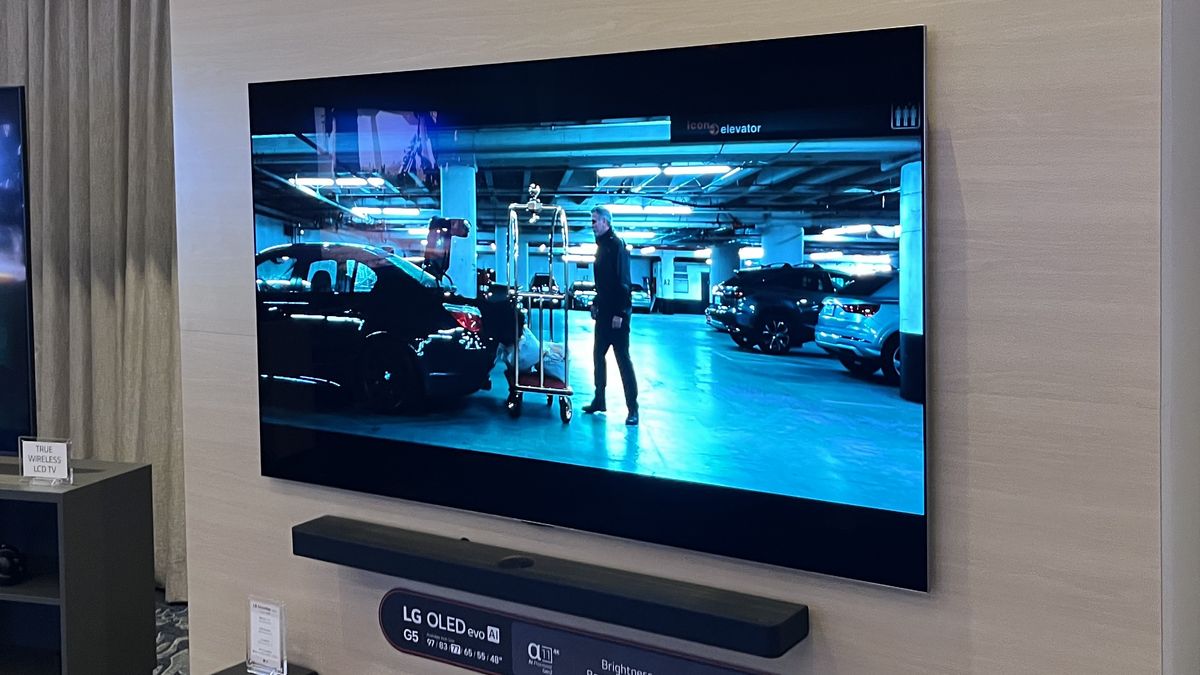 我最兴奋的 LG OLED 电视新功能是具有环境光补偿的电影制作人模式 – 原因如下