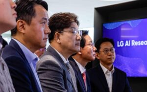 企业卷入敌对政党之间的政治斗争