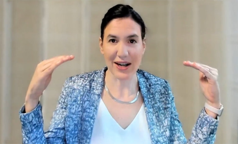 Salesforce Platform 首席执行官 Alice Steinglass 谈代理“我们构建应用程序的方式发生了翻天覆地的变化”