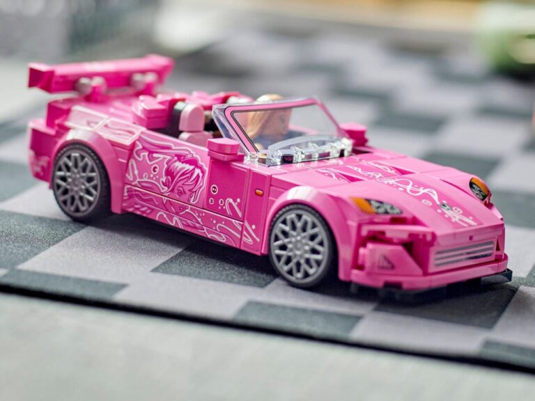乐高速度冠军将 Suki 的标志性本田 S2000 从 2 Fast 2 Furious 添加到其阵容中