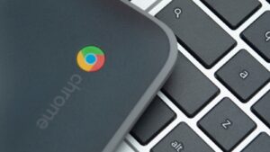 如何反转 Chromebook 上的屏幕颜色