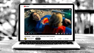YouTube 在截止日期调查后关闭了假电影预告片频道的广告收入