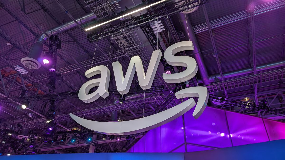 据报道，AWS 为客户提供了从 Nvidia 硬件迁移到自己的 Trainium 芯片的巨大节省
