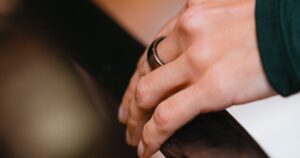 支持 ECG 的 Circular Ring 2 现已接受预订，其中包含两个大技巧