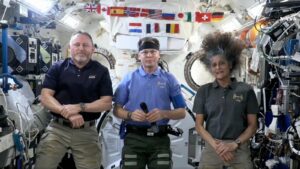 NASA 的两名被困宇航员在 9 个月后终于接近返回