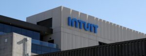 Intuit、HireVue 被指控人工智能对聋人女性存在工作偏见