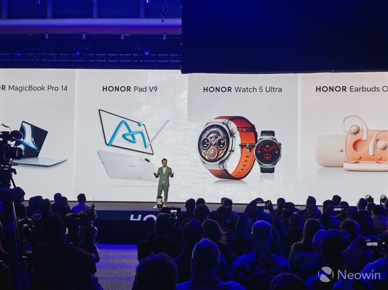 荣耀在 MWC 14 上展示了 MagicBook Pro 9、Pad V9、Watch 5 Ultra、Earbuds Open