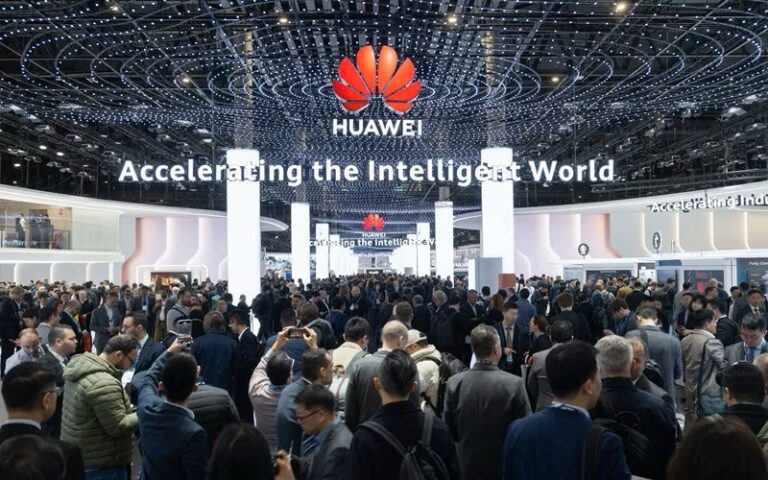 华为在 2025 年巴塞罗那世界移动通信大会期间宣布释放 5G-A 和 AI 潜力的举措