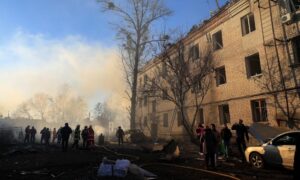 随着美国停止情报共享，俄罗斯在乌克兰各地发动大规模打击