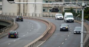 AI 摄像头正在超速起诉激增中捕捉到数千名英国司机