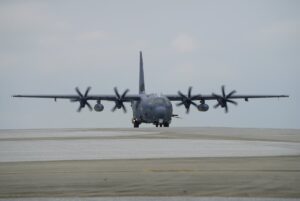 无人机、飞机需要新的武器和传感器，特别行动官员说