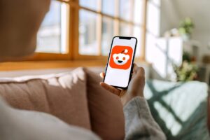 用户抱怨 Reddit 和 X 在全国范围内宕机