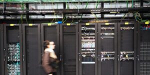 Apple 将在美国投资 5000 亿美元，包括在德克萨斯州新建 AI 服务器工厂