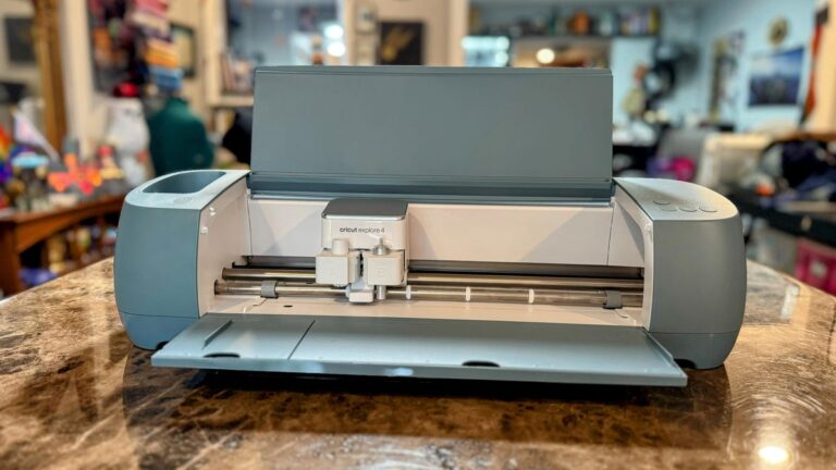 Cricut 的 Explore 4 更快、更便宜，但我不确定我是否应该称它更好